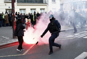    Parisdə etirazçılara gözyaşardıcı qaz tətbiq edilib   