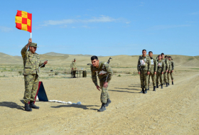   Aserbaidschanische Armee veranstaltet paramilitärische Kreuzmeisterschaft  