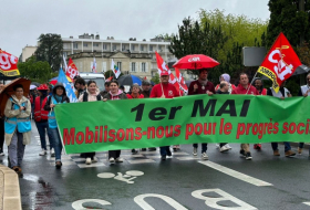 1er-Mai : des milliers de personnes défilent partout en France