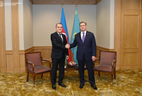   Aserbaidschanischer Außenminister trifft sich mit dem Außenminister Kasachstans  