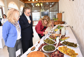 Bulgarian First Lady gets acquinted with samples of Azerbaijan`s national cuisine