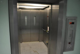 FHN liftdə qalan 9 nəfəri xilas edib