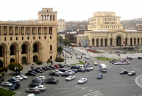Rəsmi hesabat: Ermənistan iqtisadiyyatı çökür